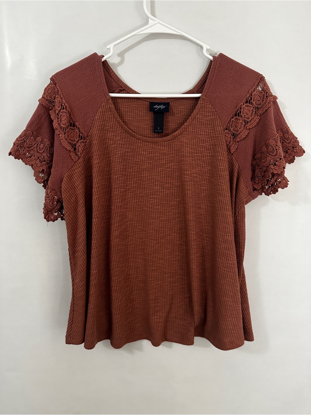#141 Crochet-Trim Short Sleeve Top purple/brown